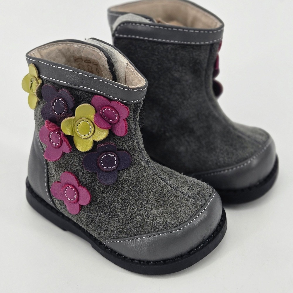 See Kai Run Smaller Girls Gray Suede Leather Flowers Booties Toddler Shoes 3 EUC